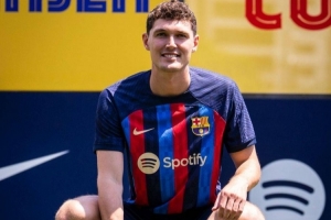 星空体育官网-罗梅罗:克里斯滕森是第一个抵达巴萨训练基地的球员,将接受体检