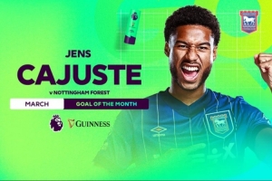 星空体育-英超3月最佳进球：伊镇中场卡尤斯特vs森林禁区前沿领球转身远射